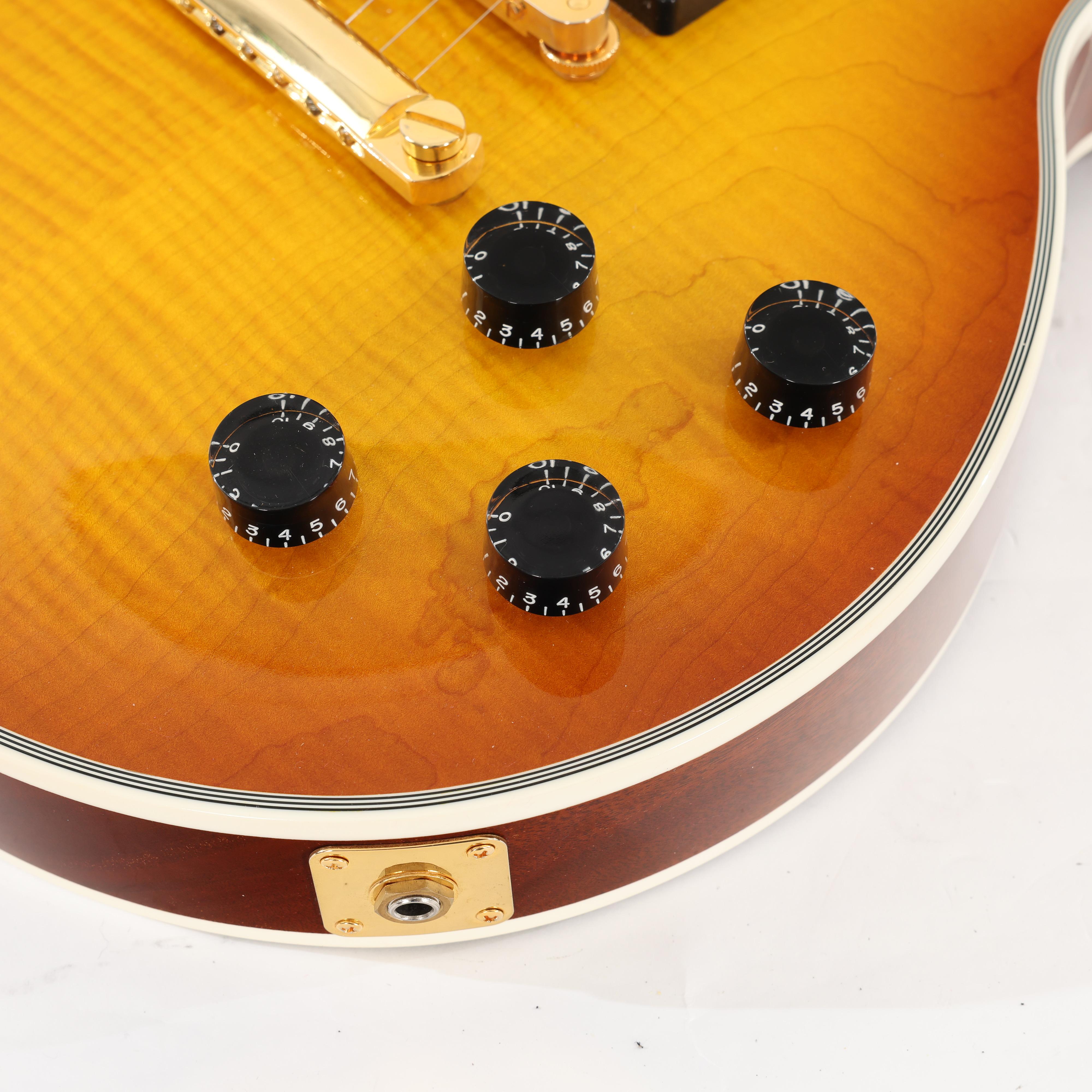 Second Hand Gibson 2012 Les Paul Custom F Honey Burst 573